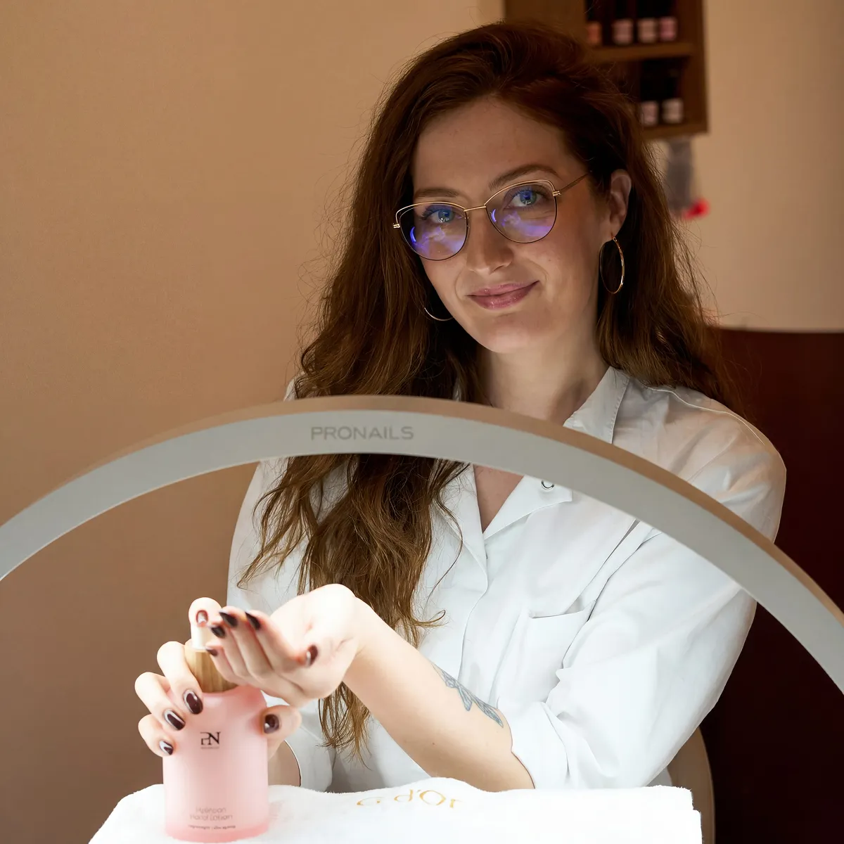 Détail manucure et soin des mains