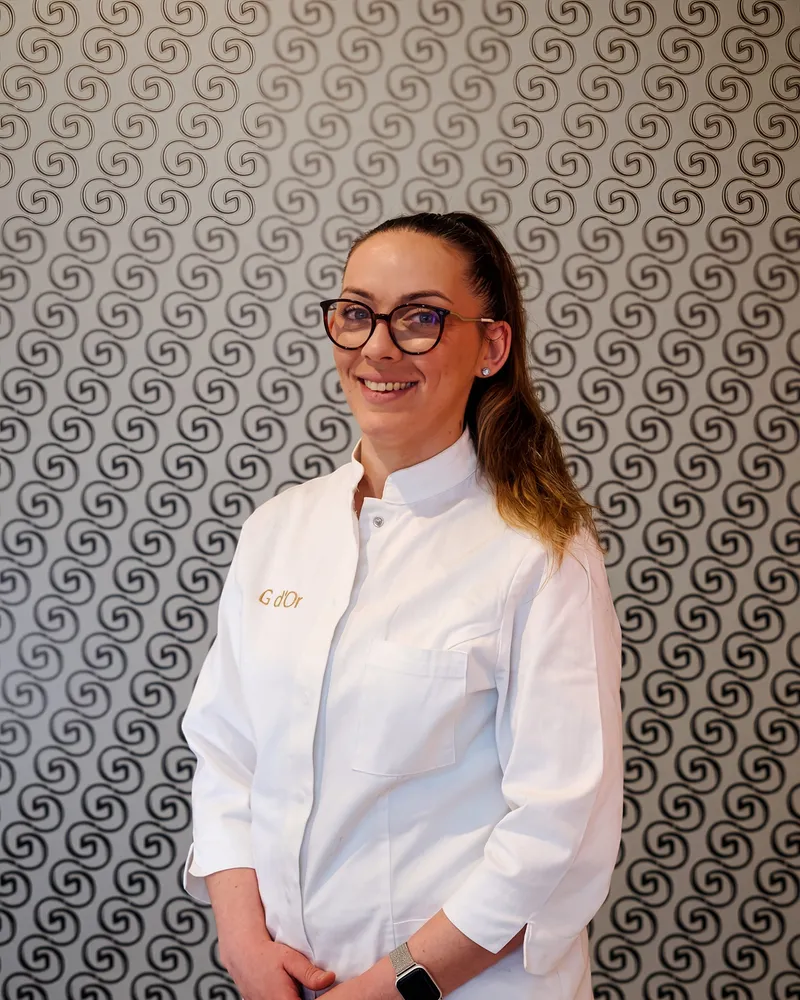 Emeline, experte beauté au studio G d'Or