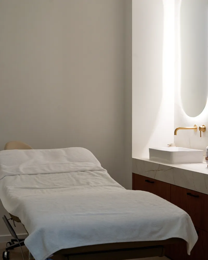 Lit de massage chauffant au studio G d'Or