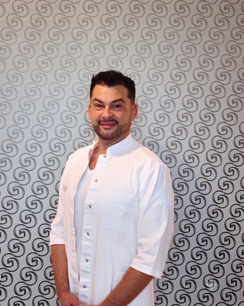 Marco, expert beauté au studio G d'Or